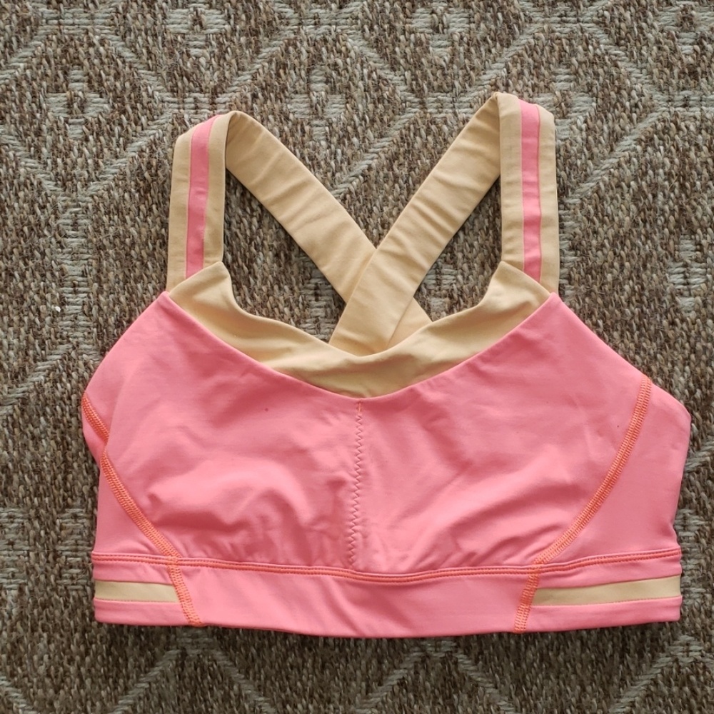 Lululemon sports bra size 6